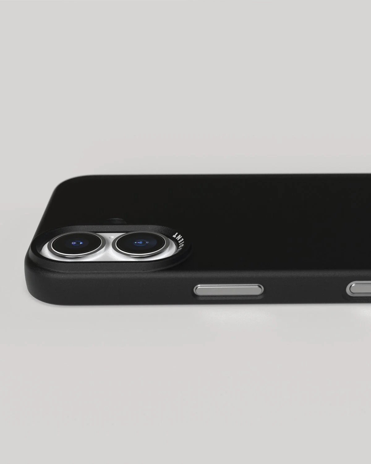 Thin Case - iPhone 16 - Ink Black & Pine Green - Image 4